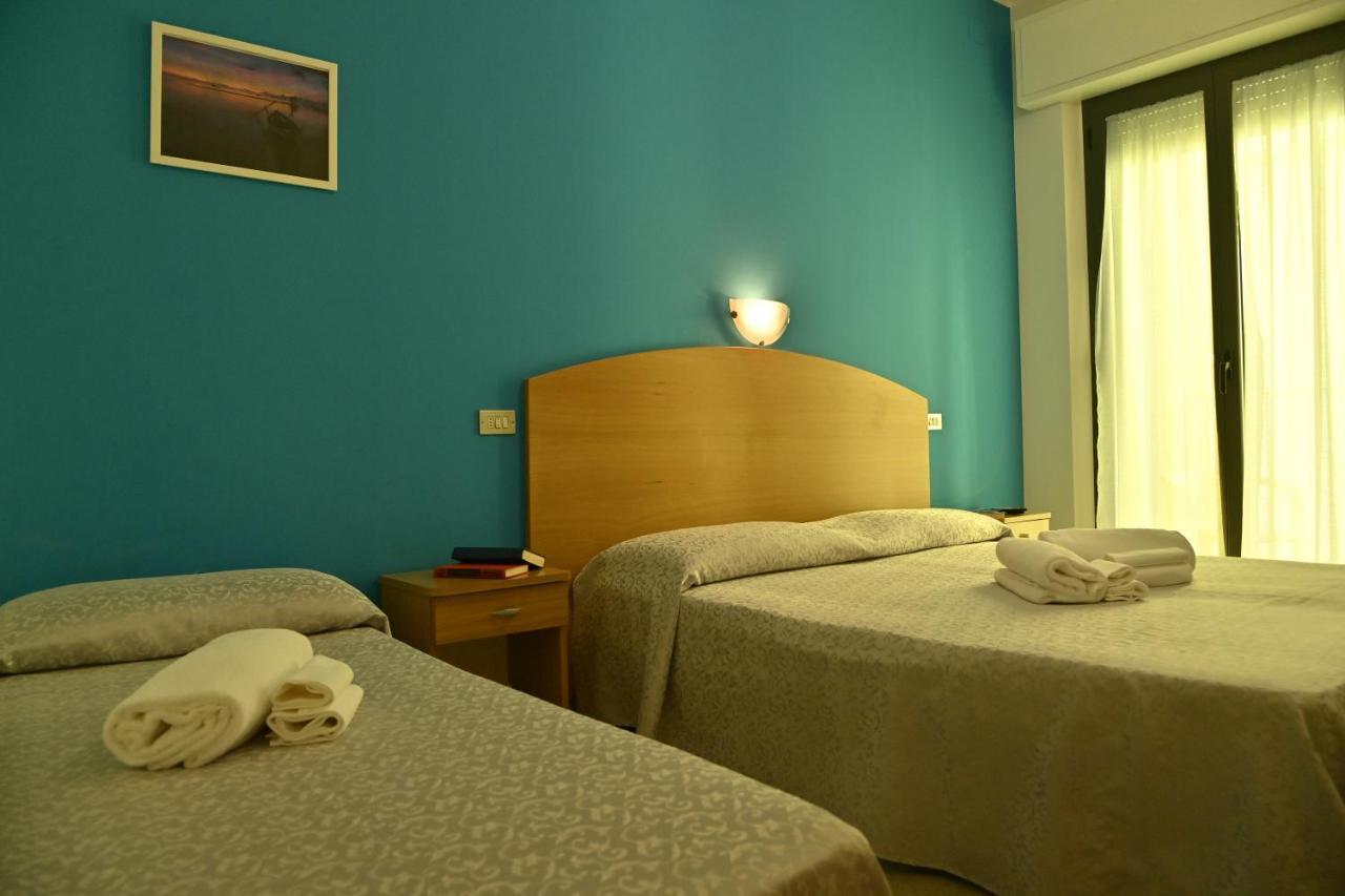 Hotel Italy Misano Adriatico Exterior foto