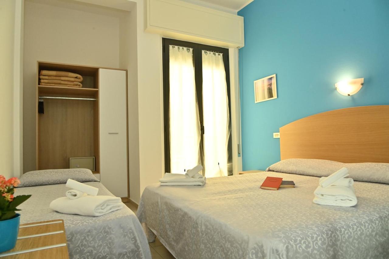 Hotel Italy Misano Adriatico Exterior foto